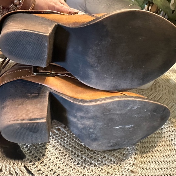 Like new woman’s combat boots - Picture 2 of 6